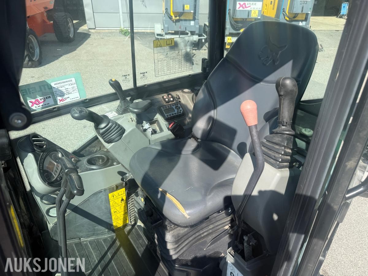 2018 Bobcat E27z minigraver med tiltrotator og graveskuff