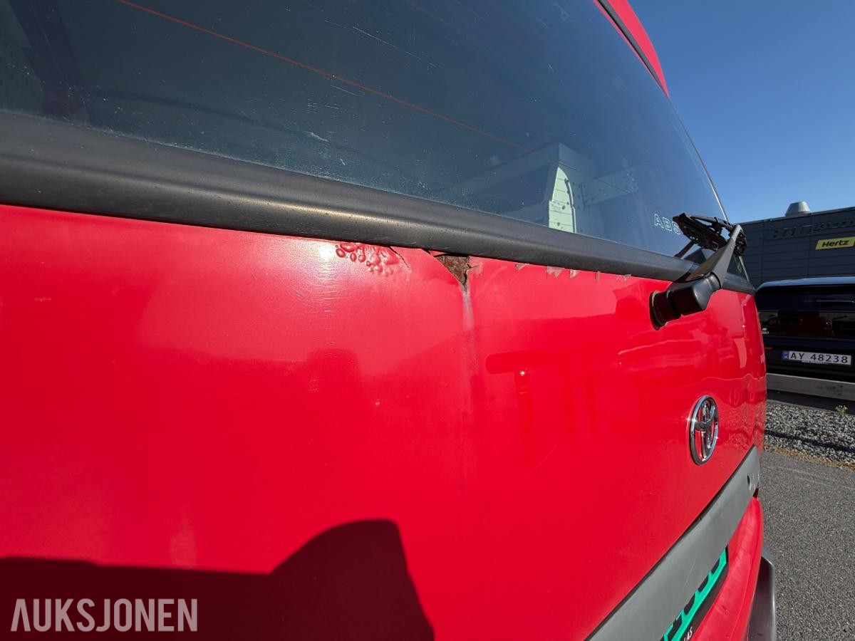 2006 Toyota HiAce 2.5-102 D 4WD, 203000km