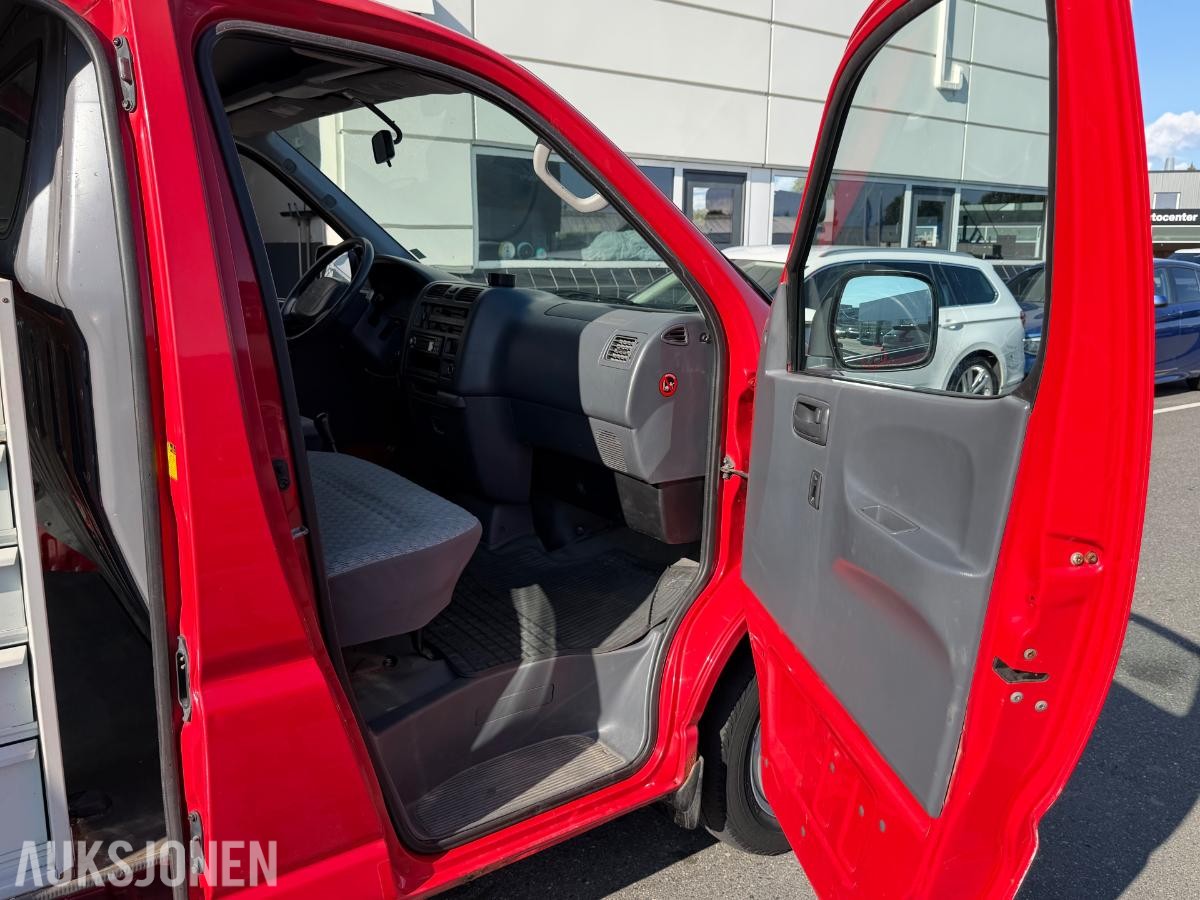 2006 Toyota HiAce 2.5-102 D 4WD, 203000km