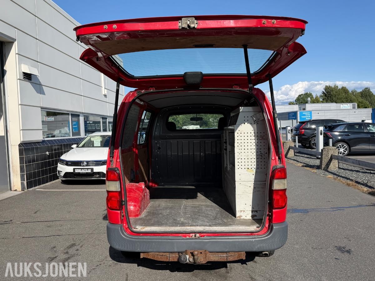 2006 Toyota HiAce 2.5-102 D 4WD, 203000km