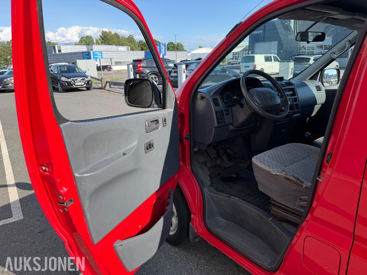 2006 Toyota HiAce 2.5-102 D 4WD, 203000km