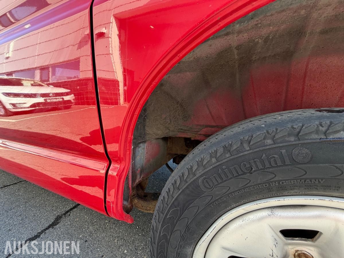 2006 Toyota HiAce 2.5-102 D 4WD, 203000km
