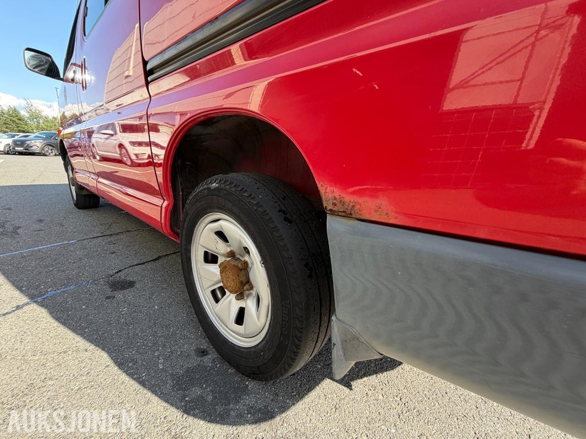 2006 Toyota HiAce 2.5-102 D 4WD, 203000km