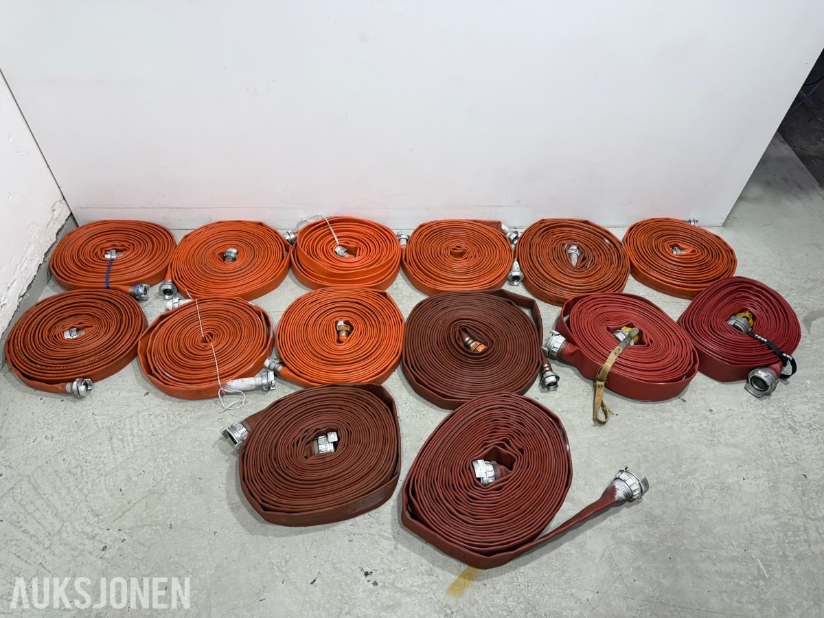 Parti brannslanger med koblinger – 14 stk.