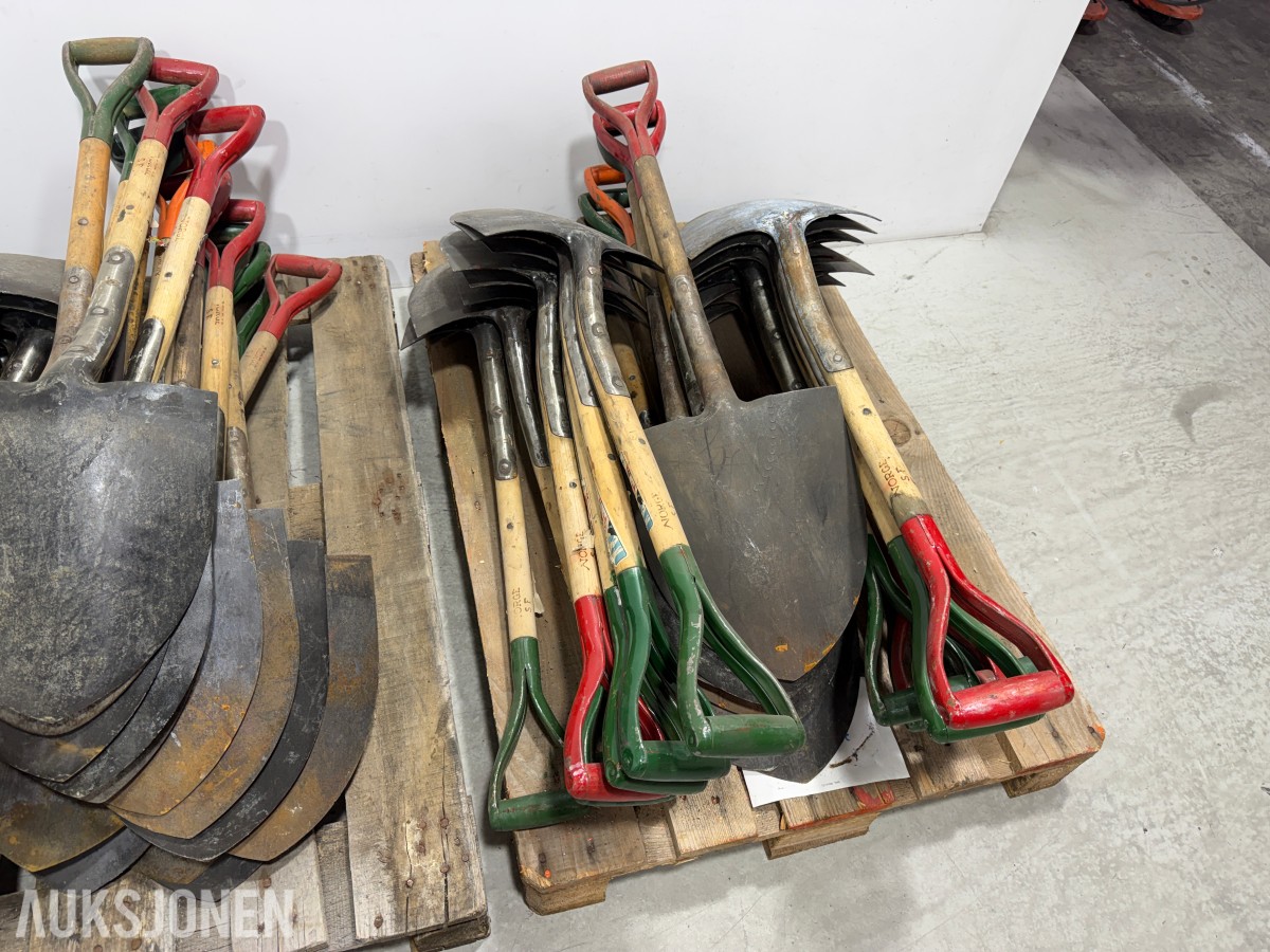 Stort parti spader og hakker – ca. 90 stk