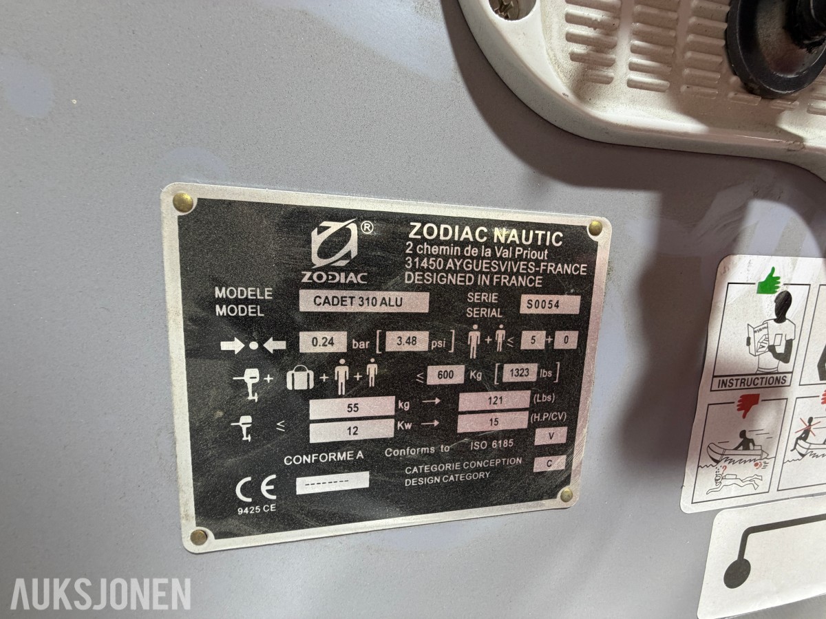 2002 Zodiac Cadet 310 Alu båt med motor