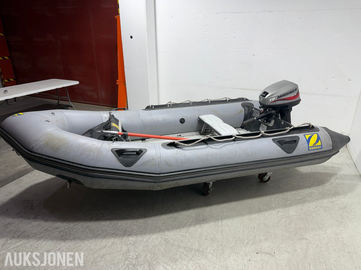 2004 Zodiac MK1 Touring S båt med 10 HK motor