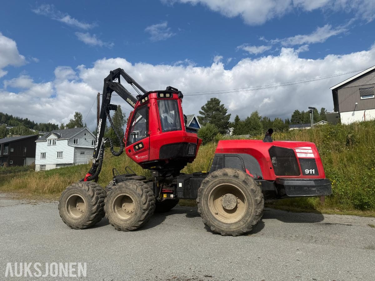 2018 Komatsu 911 Hogstmaskin 1 eier 14855Timer C123 Aggregat