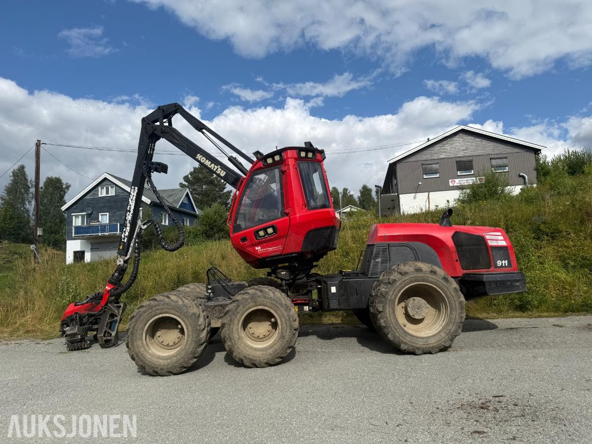 2018 Komatsu 911 Hogstmaskin 1 eier 14855Timer C123 Aggregat