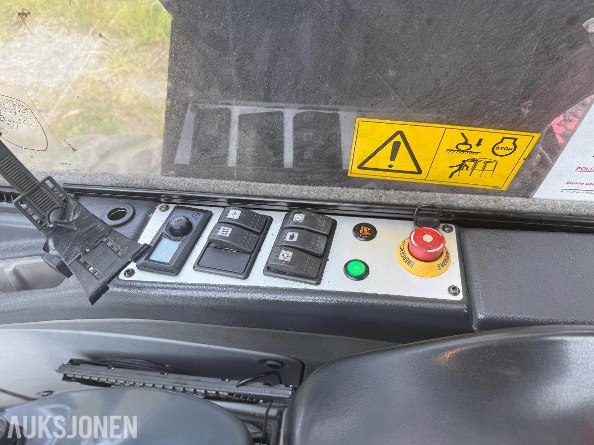 2018 Komatsu 911 Hogstmaskin 1 eier 14855Timer C123 Aggregat