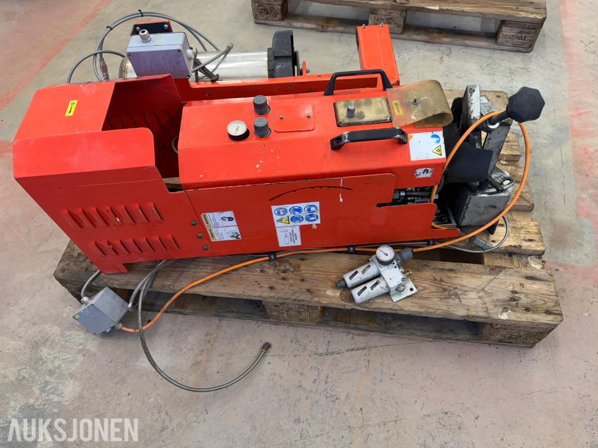 2018 Sandvik Komplett RG420H slipemaskin