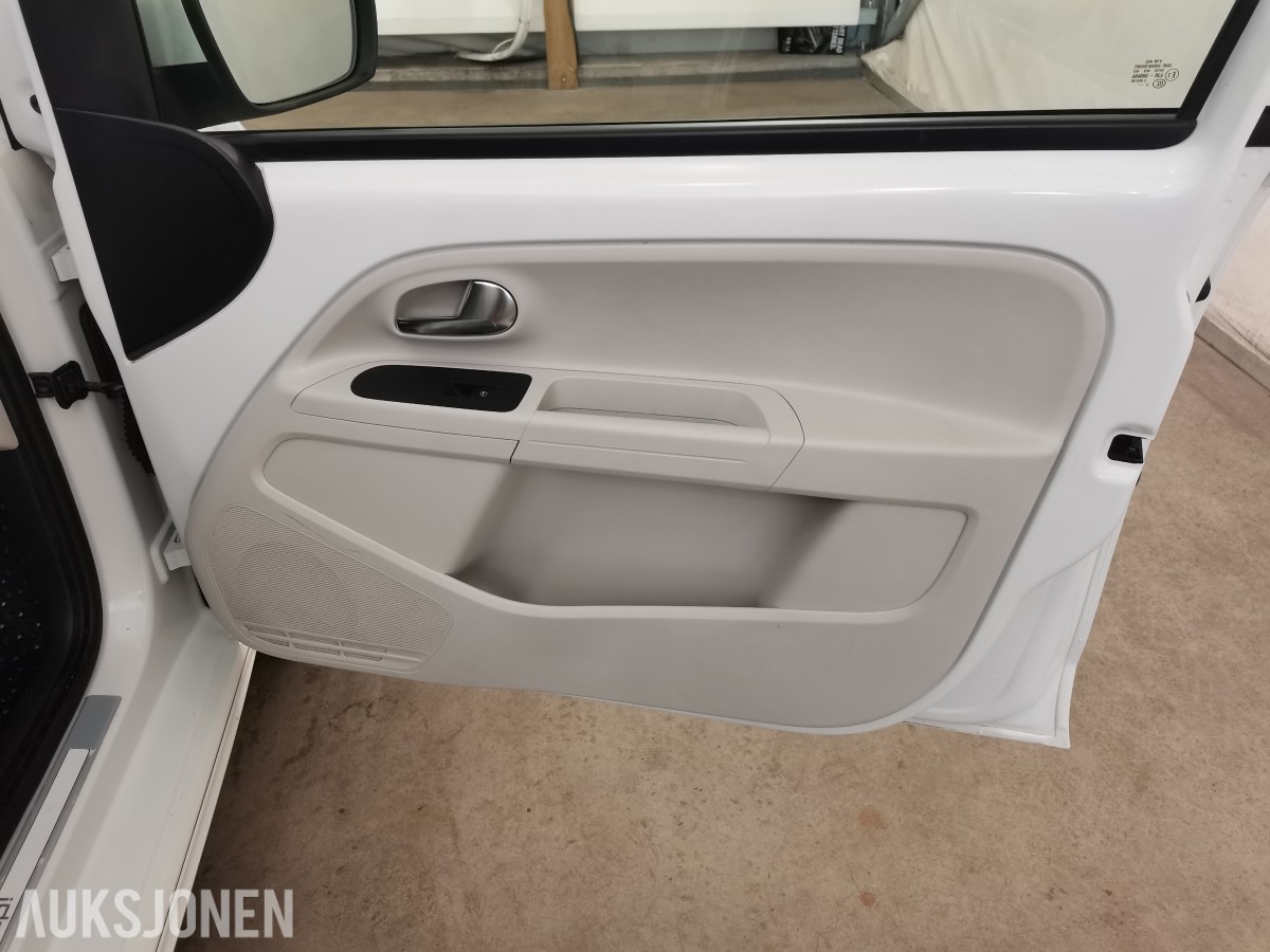 2014 Volkswagen E-UP! *UTEN MINSTEPRIS* EN EIER NAVI CRUISE EU-OK 11.27