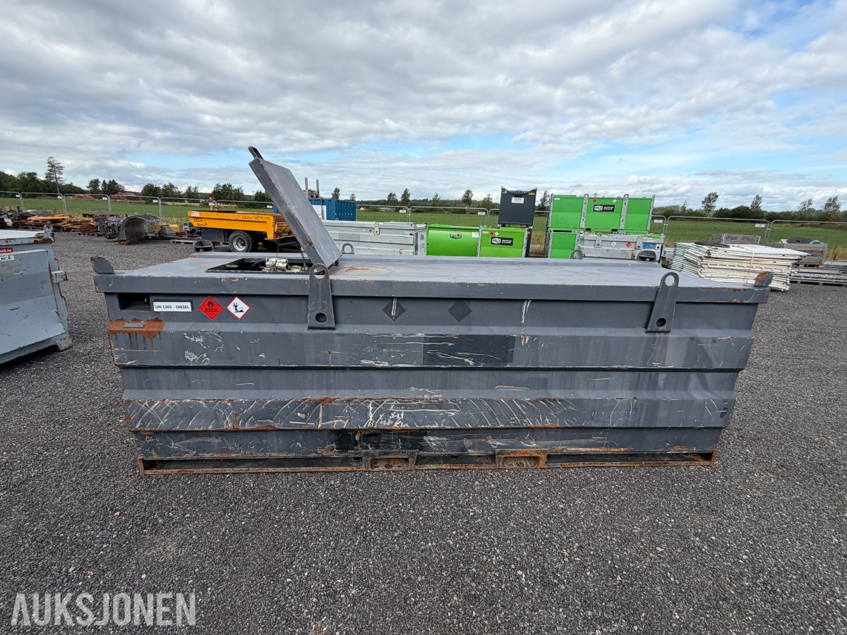 3000 liter Dieseltank med 12V pumpe og mengdemåler