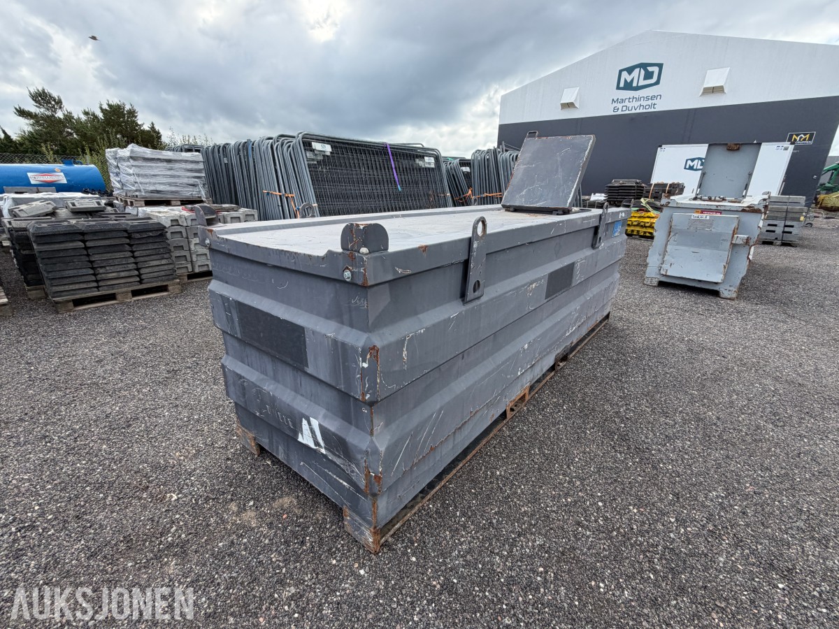 3000 liter Dieseltank med 12V pumpe og mengdemåler