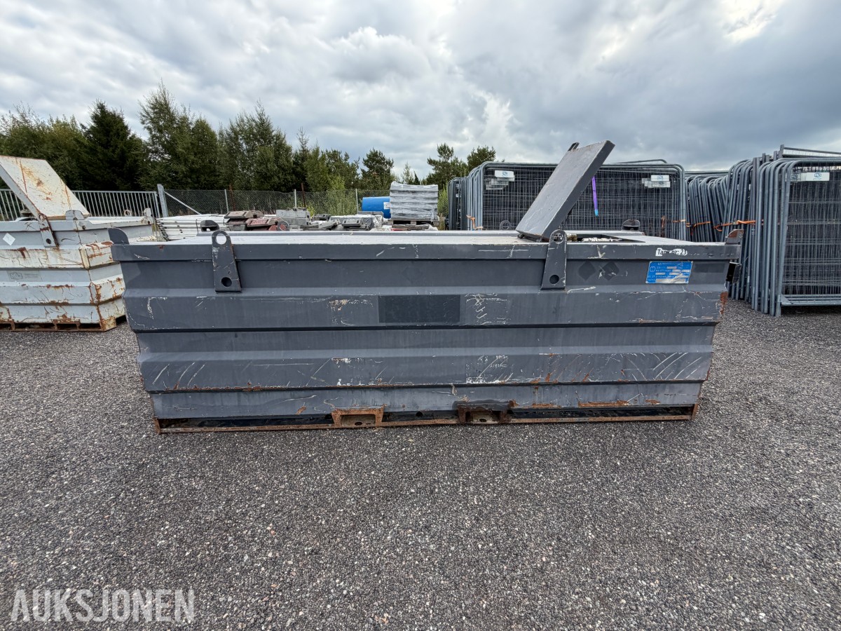 3000 liter Dieseltank med 12V pumpe og mengdemåler