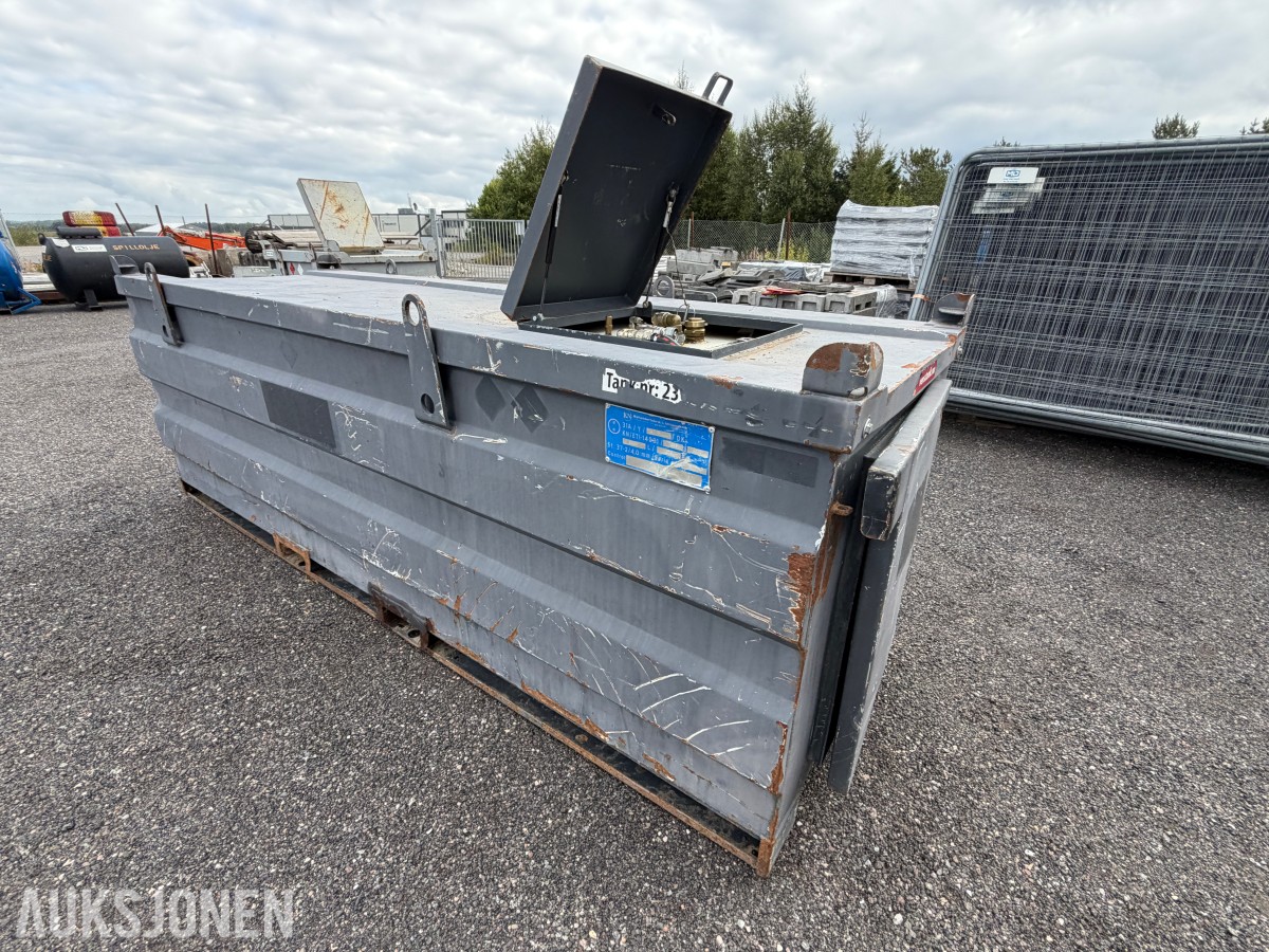 3000 liter Dieseltank med 12V pumpe og mengdemåler