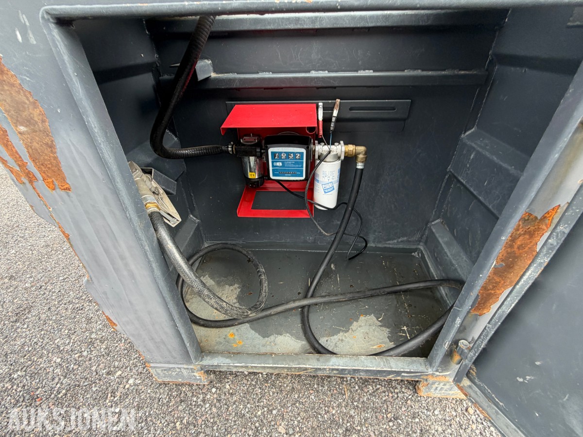 3000 liter Dieseltank med 12V pumpe og mengdemåler