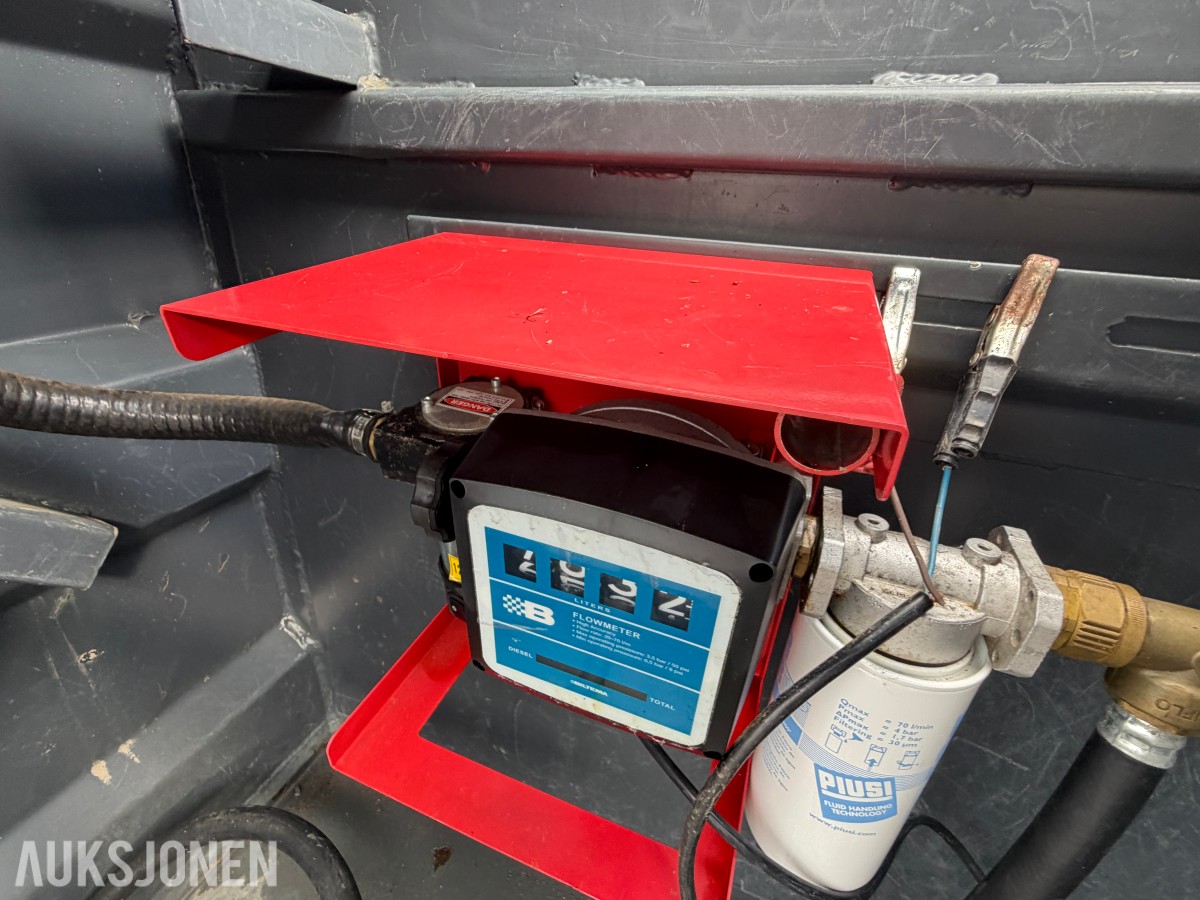 3000 liter Dieseltank med 12V pumpe og mengdemåler
