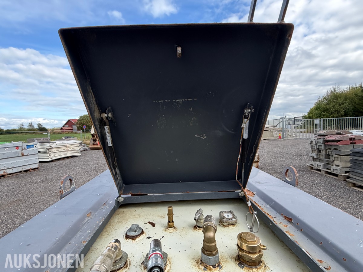 3000 liter Dieseltank med 12V pumpe og mengdemåler