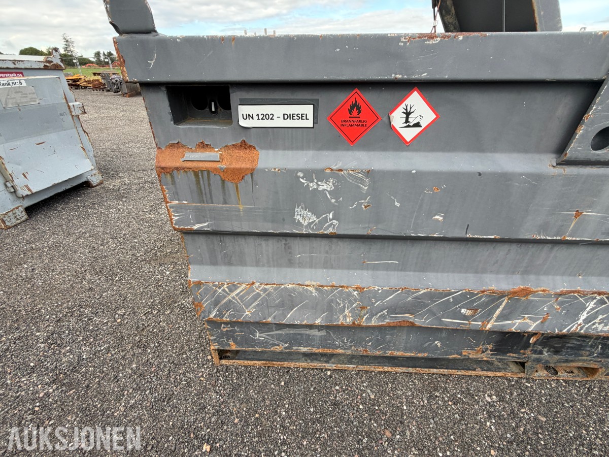 3000 liter Dieseltank med 12V pumpe og mengdemåler