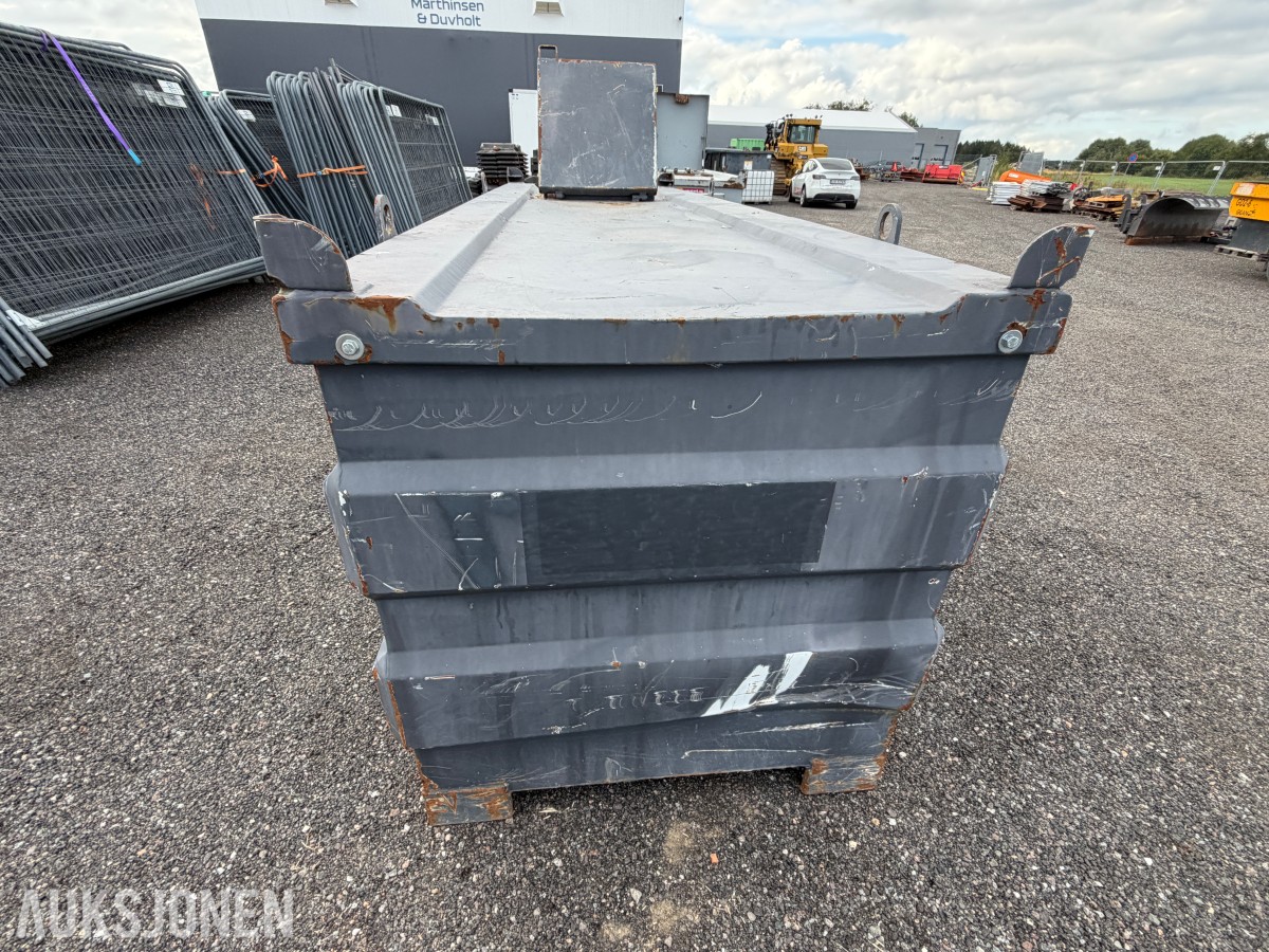 3000 liter Dieseltank med 12V pumpe og mengdemåler