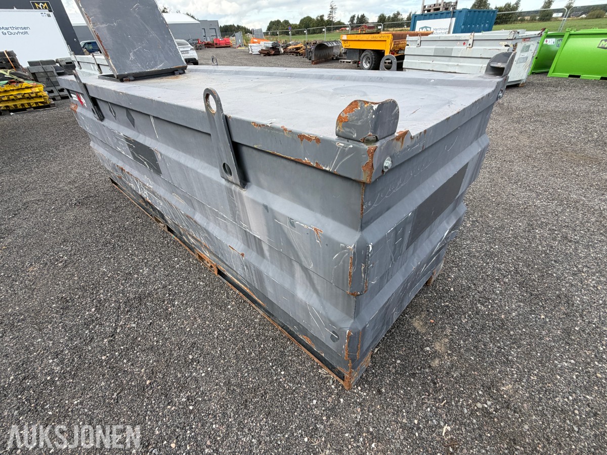3000 liter Dieseltank med 12V pumpe og mengdemåler