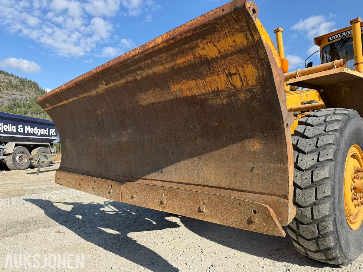1981 Volvo BM 3500 veihøvel Gjerstad 9-fots frontskjær