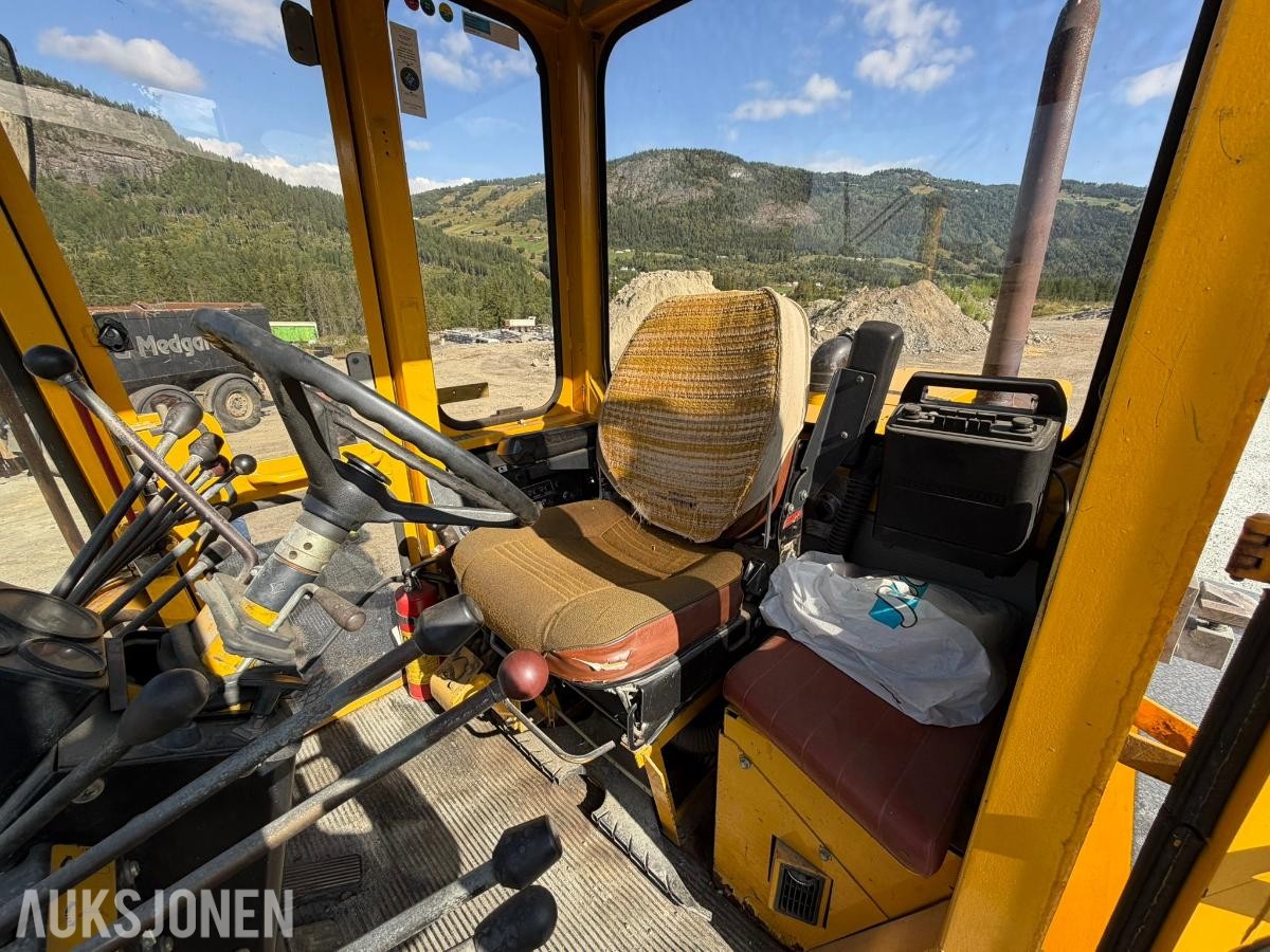 1981 Volvo BM 3500 veihøvel Gjerstad 9-fots frontskjær