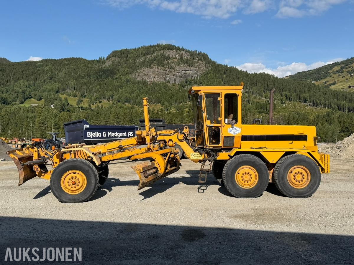 1981 Volvo BM 3500 veihøvel Gjerstad 9-fots frontskjær