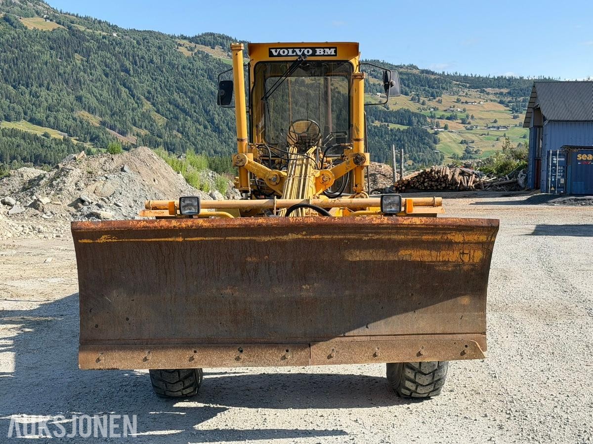 1981 Volvo BM 3500 veihøvel Gjerstad 9-fots frontskjær