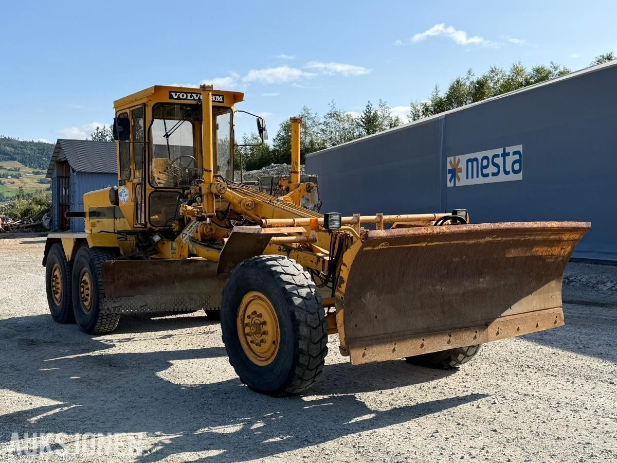 1981 Volvo BM 3500 veihøvel Gjerstad 9-fots frontskjær
