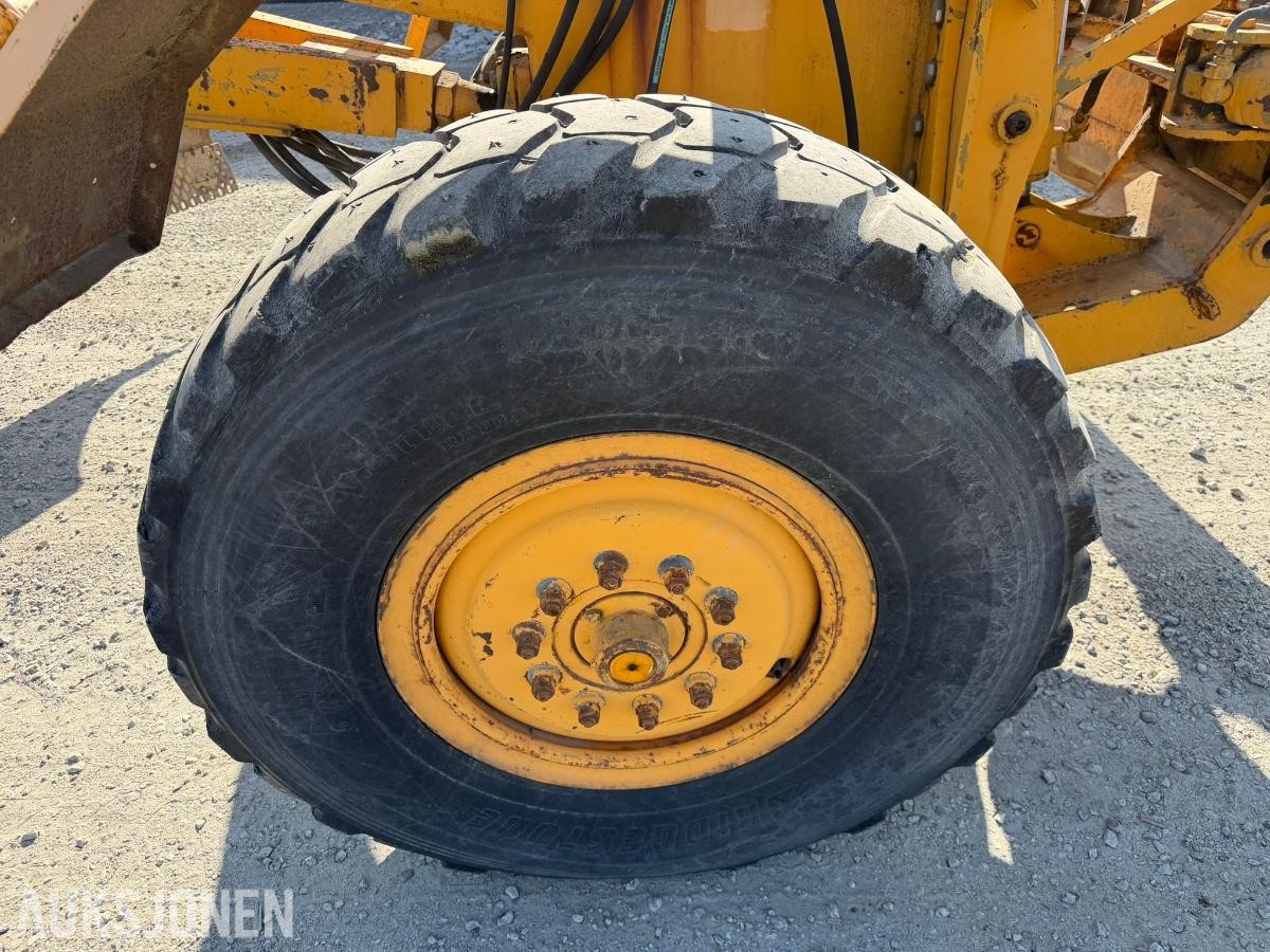1981 Volvo BM 3500 veihøvel Gjerstad 9-fots frontskjær