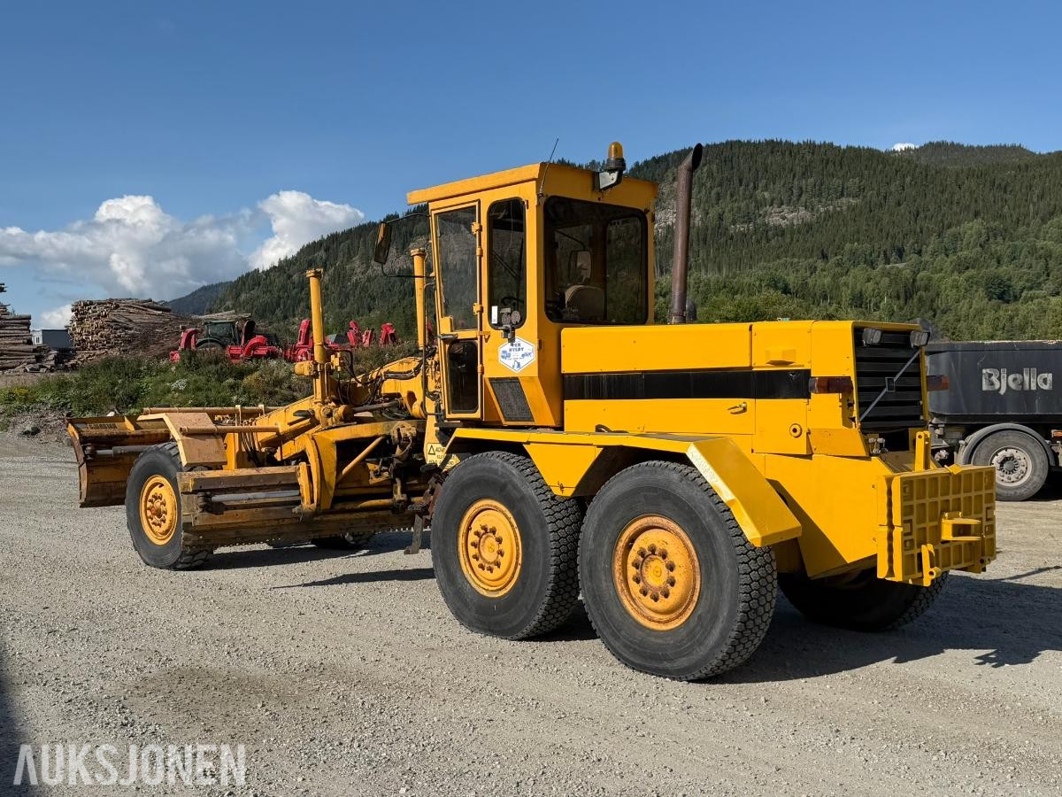 1981 Volvo BM 3500 veihøvel Gjerstad 9-fots frontskjær