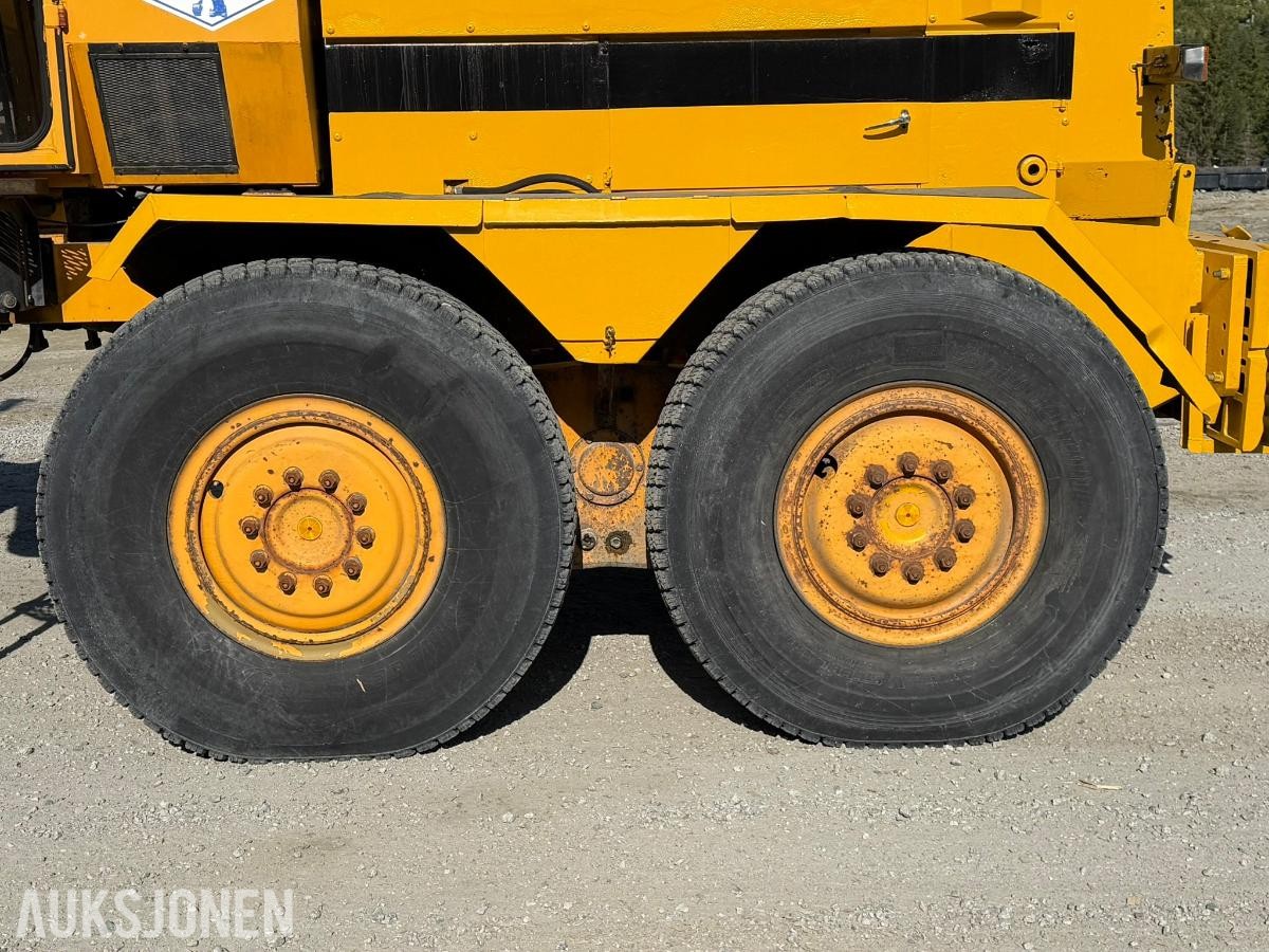 1981 Volvo BM 3500 veihøvel Gjerstad 9-fots frontskjær