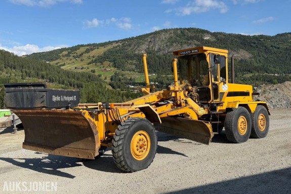1981 Volvo BM 3500 veihøvel Gjerstad 9-fots frontskjær