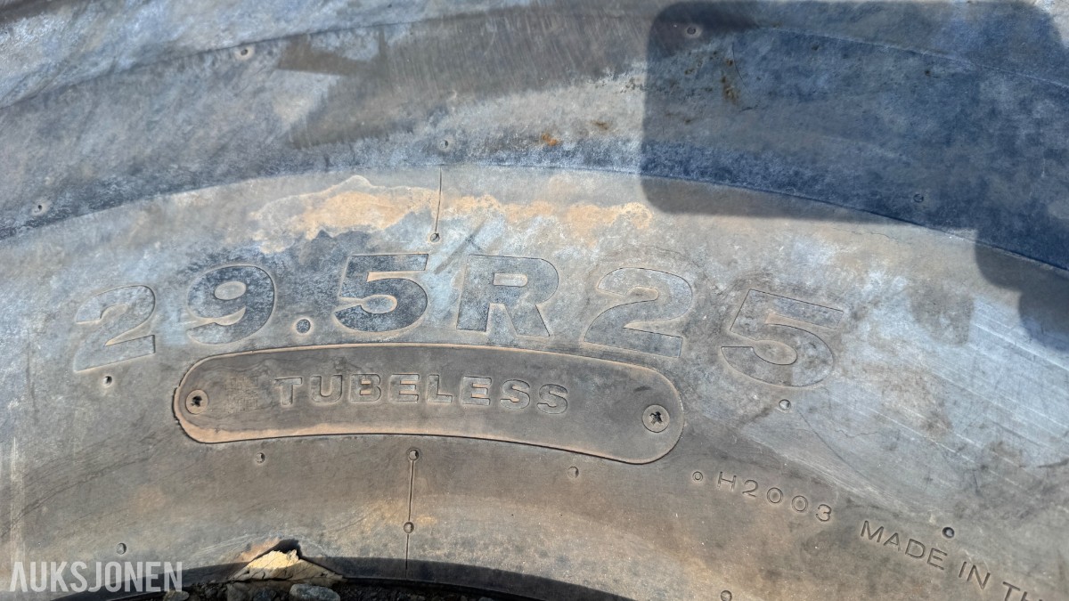 BRIDGESTONE V-STEEL L-TRACTION 29.5R25 OTR-dekk på felg