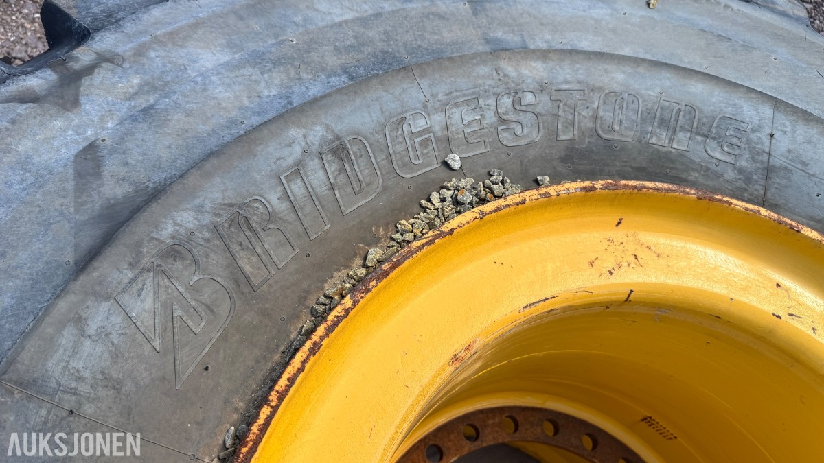 BRIDGESTONE V-STEEL L-TRACTION 29.5R25 OTR-dekk på felg