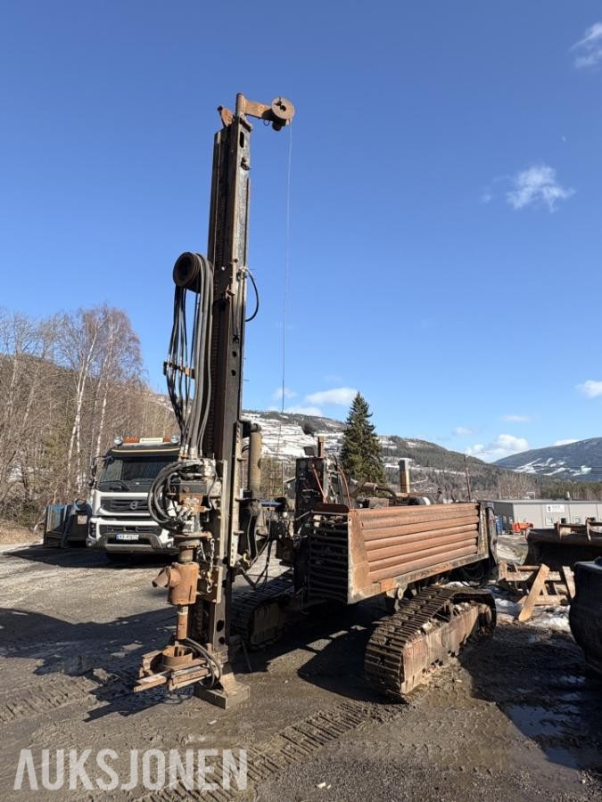 Nemek 300TS  Borerigg vann- / energiboring / brønnboring