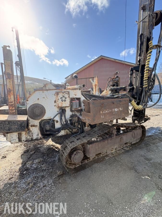 Nemek 300TS  Borerigg vann- / energiboring / brønnboring
