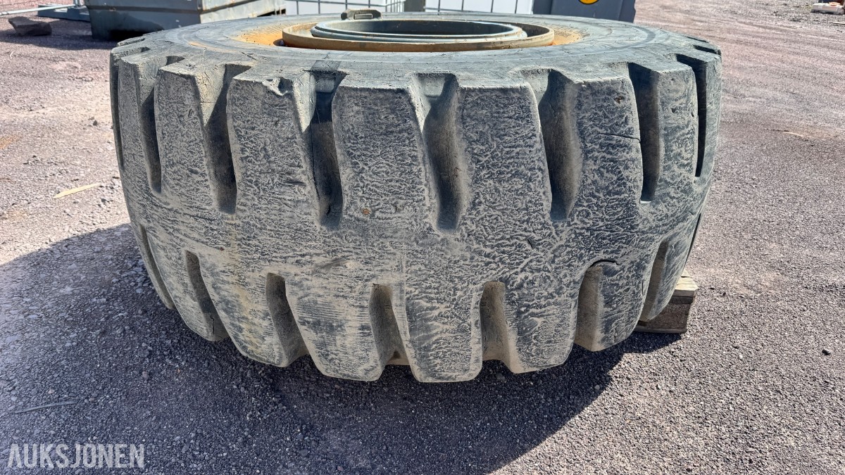 Bridgestone 26.5R25 V-Steel D-Lug OTR-dekk komplett med felg