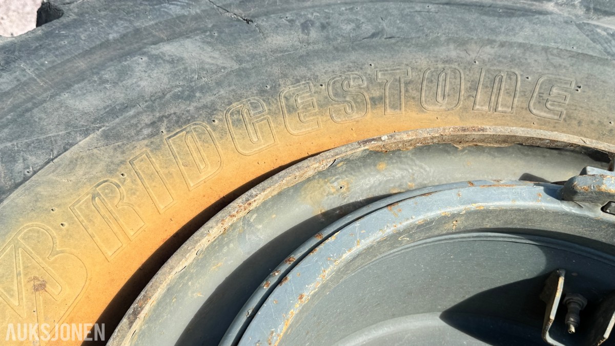 Bridgestone 26.5R25 V-Steel D-Lug OTR-dekk komplett med felg