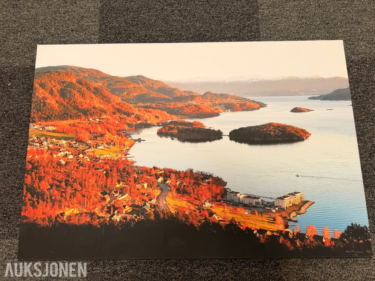 Atle Helland – signert fjordlandskap på lerret