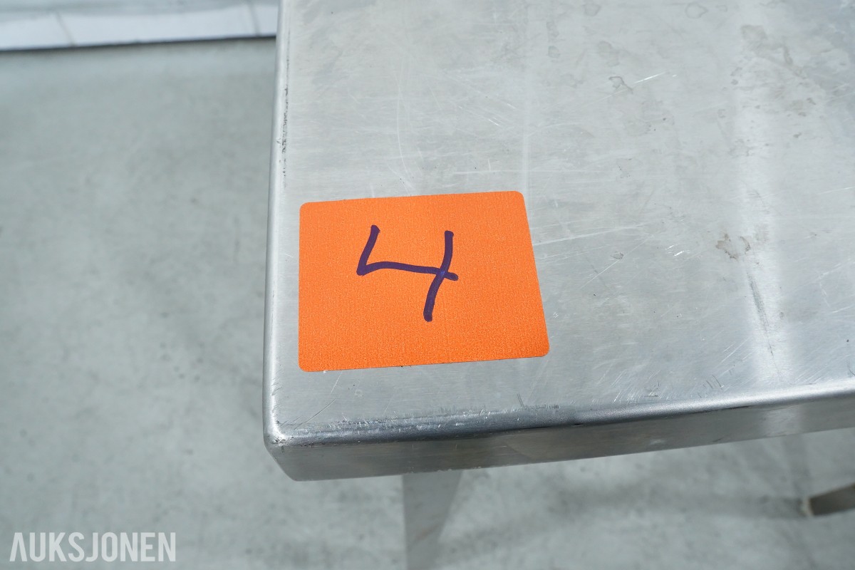 Kjøkkenbenk, tralle, bord, hylle