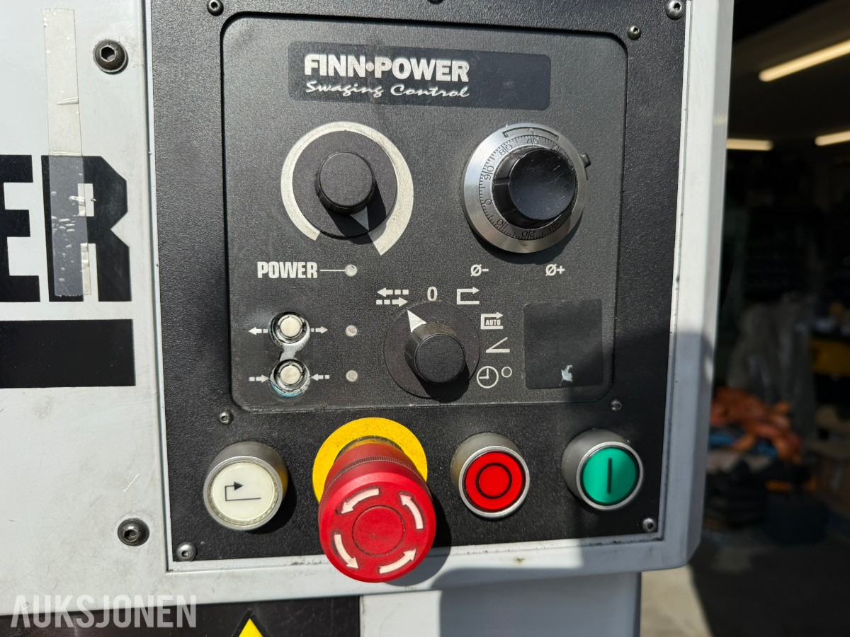2004 Finn-Power FP120IS slangepresse – 2800 kN – Mange pressbakker – Reparasjonsobjekt