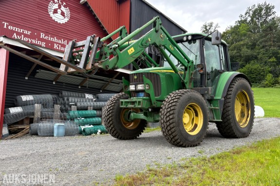 2006 John Deere 6320 traktor- frontlaster, skuffe, pallegaffel og lodd bak - KUN 3 503 timer!