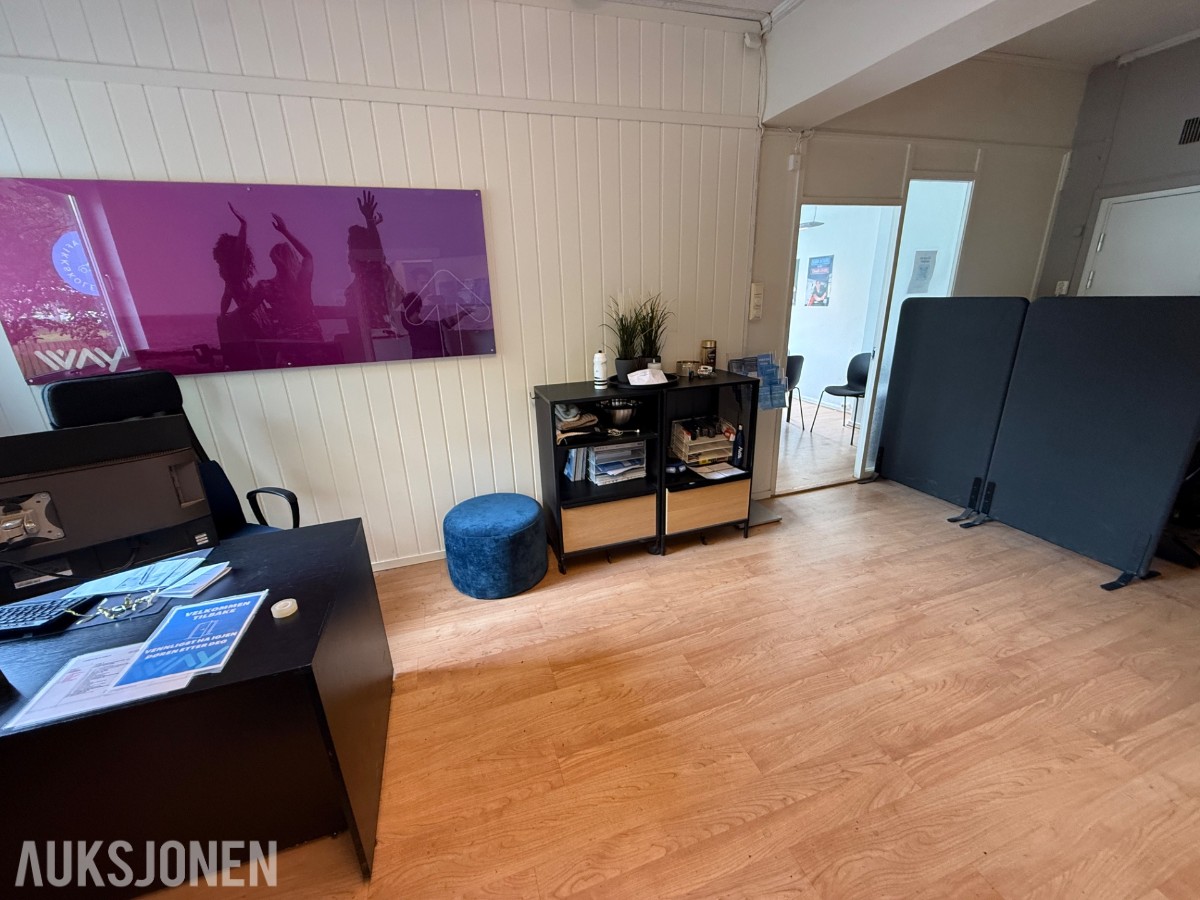Resepsjons- og venteromsmøbler – selges samlet som vist på bilder
