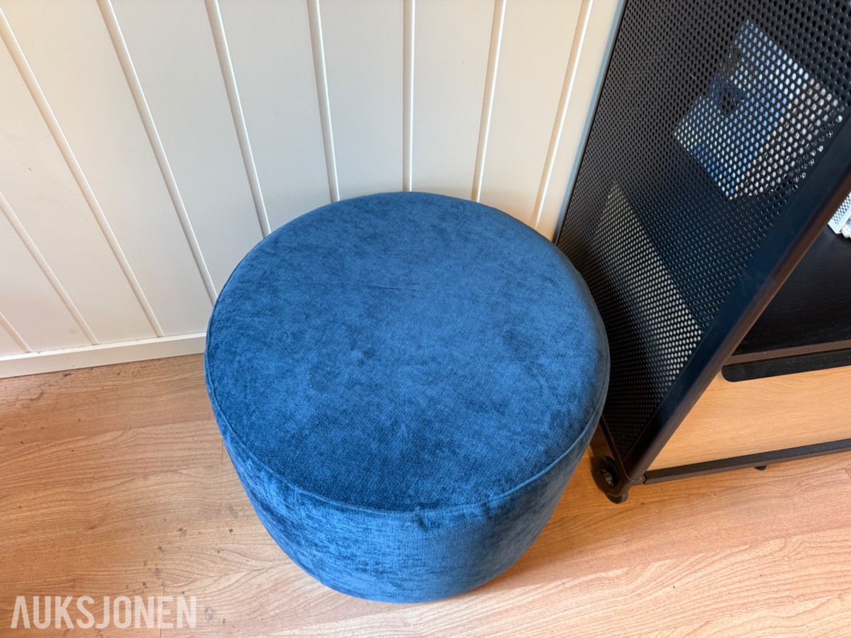 Resepsjons- og venteromsmøbler – selges samlet som vist på bilder