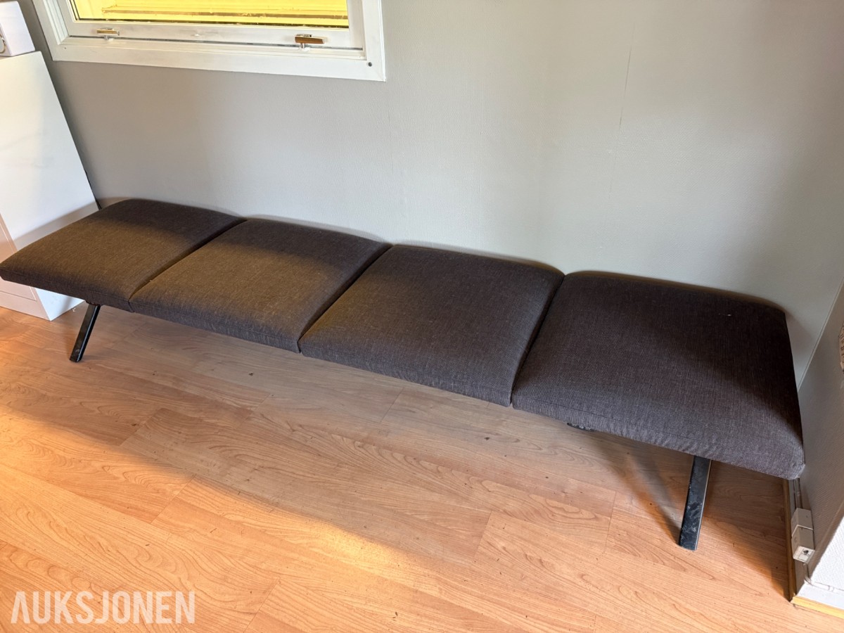 Resepsjons- og venteromsmøbler – selges samlet som vist på bilder