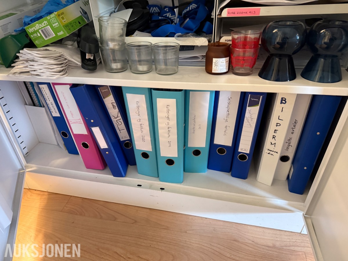 Resepsjons- og venteromsmøbler – selges samlet som vist på bilder