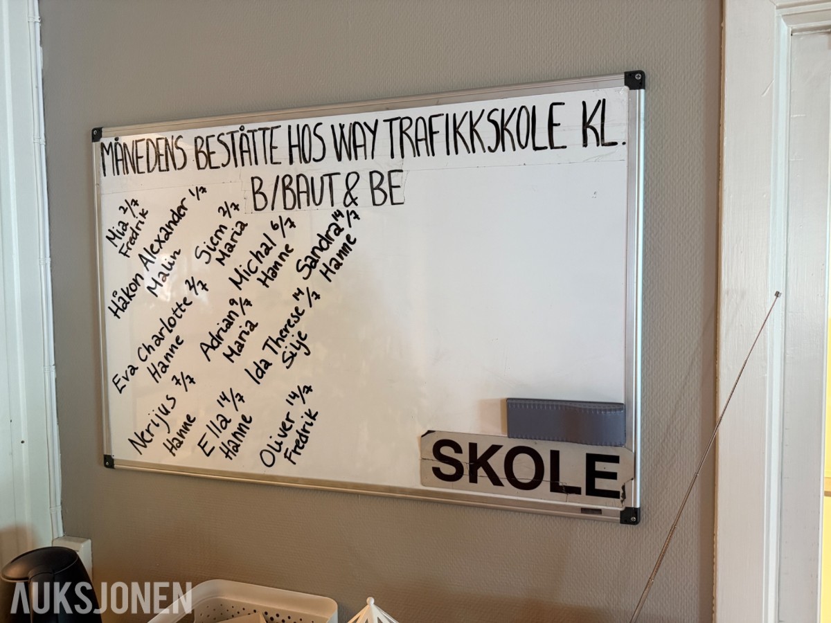 Resepsjons- og venteromsmøbler – selges samlet som vist på bilder